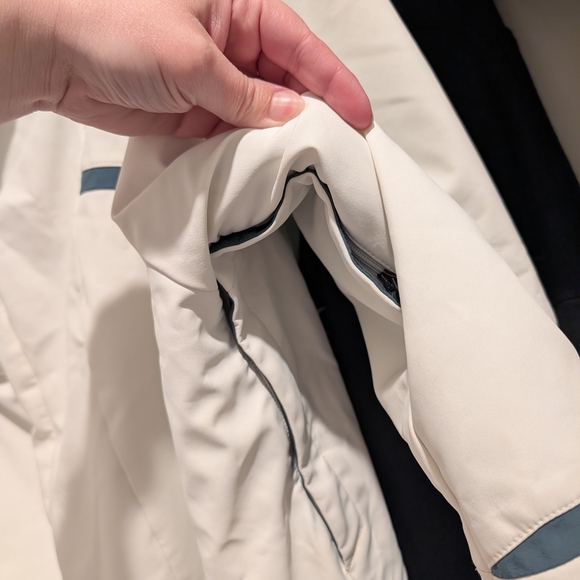 The North Face Men's White Jacket - Picture 7 of 8